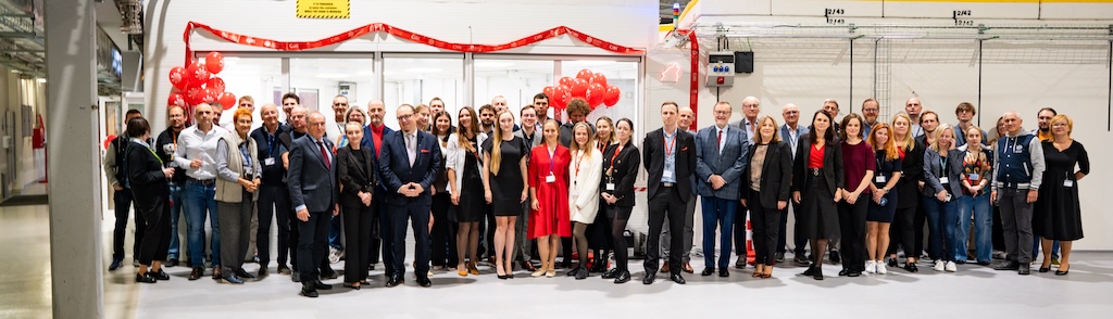 Group photo of the guests during the opening ceremony of the CIRI beamline. Photo by Dagmara Chylewska-Olech.